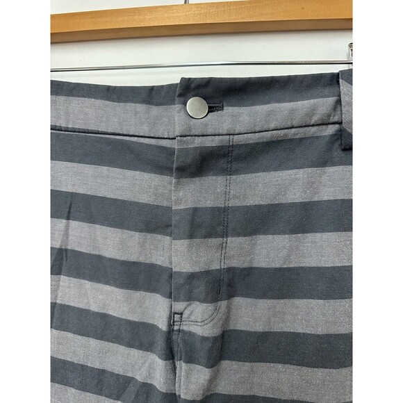 Lululemon Shorts Mens 38 Grey Striped Athletica Kahuna Bermuda Golf Performance - Picture 3 of 13
